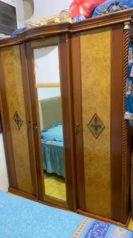 LEMARI BAJU 3 PINTU MEWAH