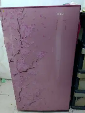 Kulkas merk Sharp 1 pintu warna pink