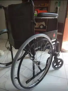 Kursi roda 99% mulus