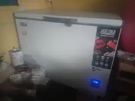 freezer box gea 318