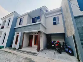 Rumah Baru Cantik 2Lt Cluster Nyaman ASRI Colomadu