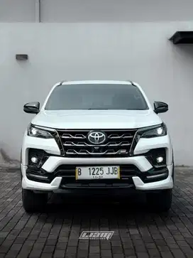 Vrz GR 2023 diesel matic 2.8 antik