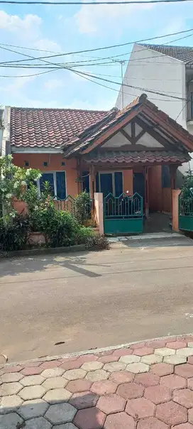 Dijual Cepat Rumah di Boulevard Hijau Harapan Indah 1, Bekasi