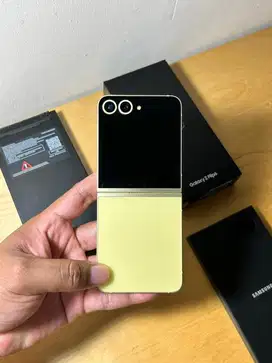 Samsung Z Flip 6 12/256GB SEIN LIKE NEW | Yellow