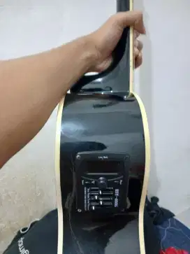 Gitar akustik elektrik ori