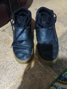 Sepatu adidas ori