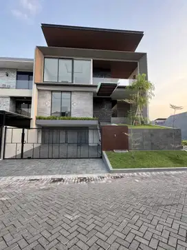 DIJUAL RUMAH SOMERSET CITRALAND 3 LANTAI KONSEP VILLA MEWAH BARU GRESS