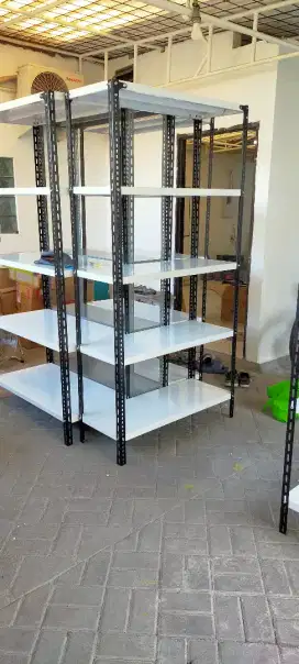 Rak besi arsip dan perpustakaan