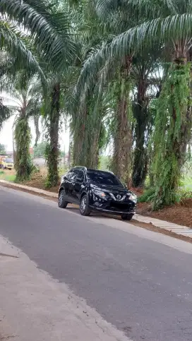 Nissan X Trail A/T 2015 Hitam Original