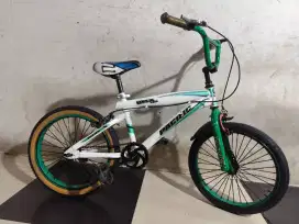 Sepeda BMX Pacifik ukuran 18 siap pakai