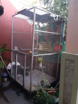 rumah burung besi