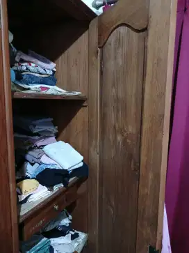 Dijual lemari pakaian jati 3 pintu