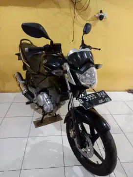 Vixion old 2011 hitam