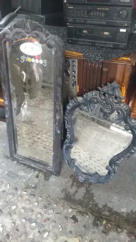 Cermin pigura ukir kayu
