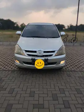 Toyota Kijang Innova 2005 Bensin