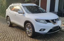 Xtrail 2.5 AT putih audio 10inch mulus khusus pemakai
