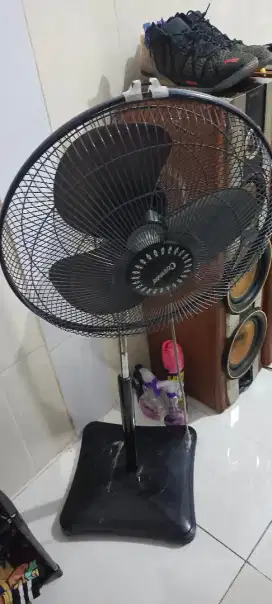 2 Kipas Angin Tinggal dibetulin masih bisa