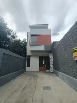 Jual Rumah 2 lantai pinggir jln Desa Ciwaru Cilengkrang ujungbrung