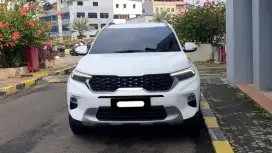 Km12rb kia sonet premier 5 seater bose 2023 pakai 2024 sunroof putih