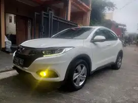 Honda HRV Putih 2021
