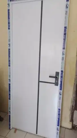Pintu kamar aluminium