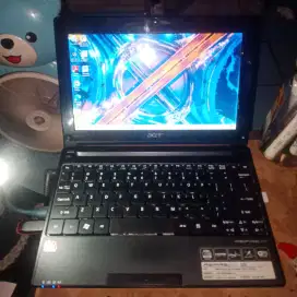 Netbook Acer Aspire one 522 HDD : 320 GB RAM : 2 GB Windows 10 x64