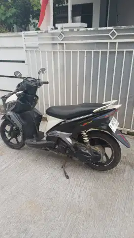 Xeon GT 125 Putih Hitam 2014