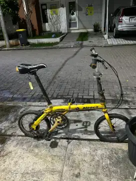Sepeda lipat aleoca