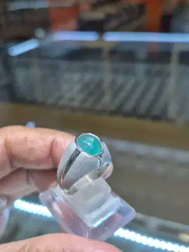 Batu bacan pria
