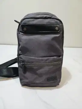 Hush Puppies waist bag warna abu
