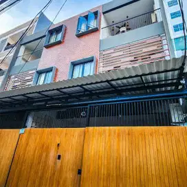 Kosan Baru 3 Lantai 18 Kamar Full Furnish Full Penyewa dekat Trisakti