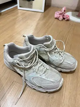 Sepatu NB MR530AA1