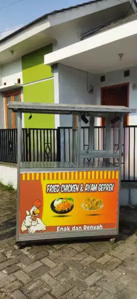 Gerobak / roda ex Ayam geprek dan fried chicken