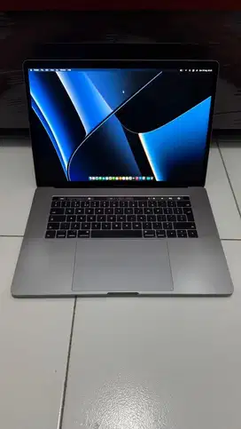 MACBOOK PRO 15 INCH 2017 i7 16/1TB