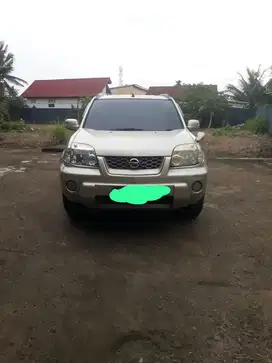 MOBIL NISSAN X-TRAIL DIJUAL