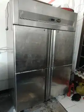 Kulkas 4 pintu chiller