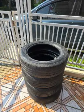 Ban Bridgestone R16 kondisi 60-80 % Copotan Livina X Gear