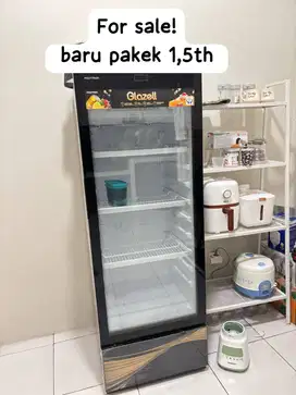 Kulkas Showcase Polytron Glazell – Mulus, Dipakai 1,5 Tahun – Harga Ne