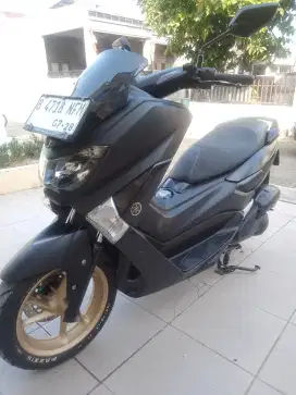 Yamaha Nmax 155 Hitam Gold