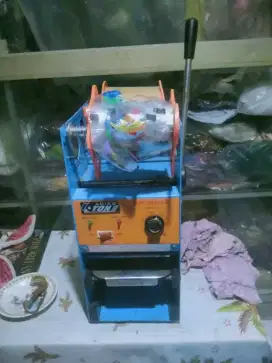 Mesin pres cup sealer