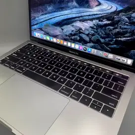 Macbook Pro TouchBar i7 Ram 16gb ssd 512gb fingerprint