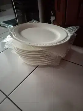 Piring Oval dan Bulat