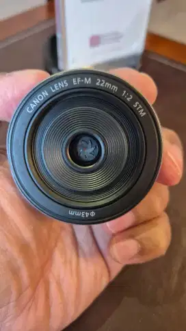 Lensa Canon EF-M 22 mm F.2
