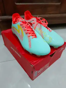 SEPATU BOLA SPECS