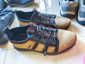 Sepatu pria 43 layak pakai