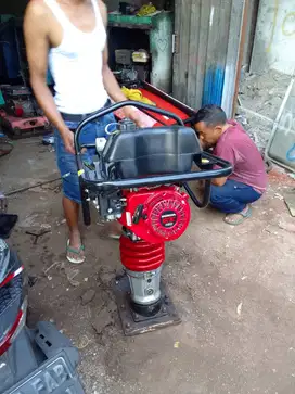 MENAMPUNG MESIN STAMPER KUDA BEKAS TIDAK TERPAKAI AREA TANGERANG