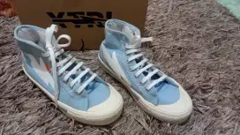 Sepatu brand lokal