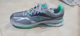 Jual sepatu under armour