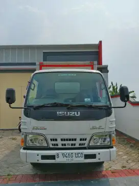 Isuzu Elf tahun 2015