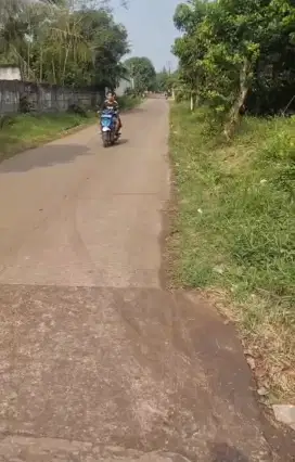 Tanah di desa pasir awi jl desa dandang kec Cisauk luas 2000m